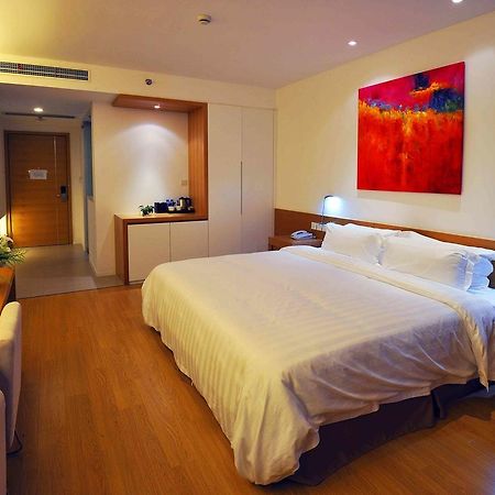 Wisdom Hotel Шанхай Экстерьер фото